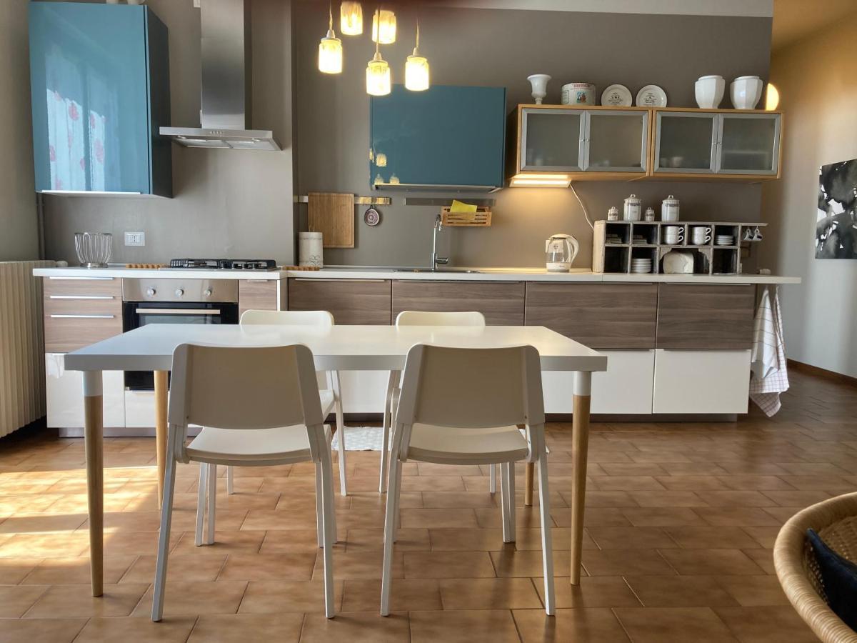 La casa di Garibaldi Apartment Borgomanero Bagian luar foto