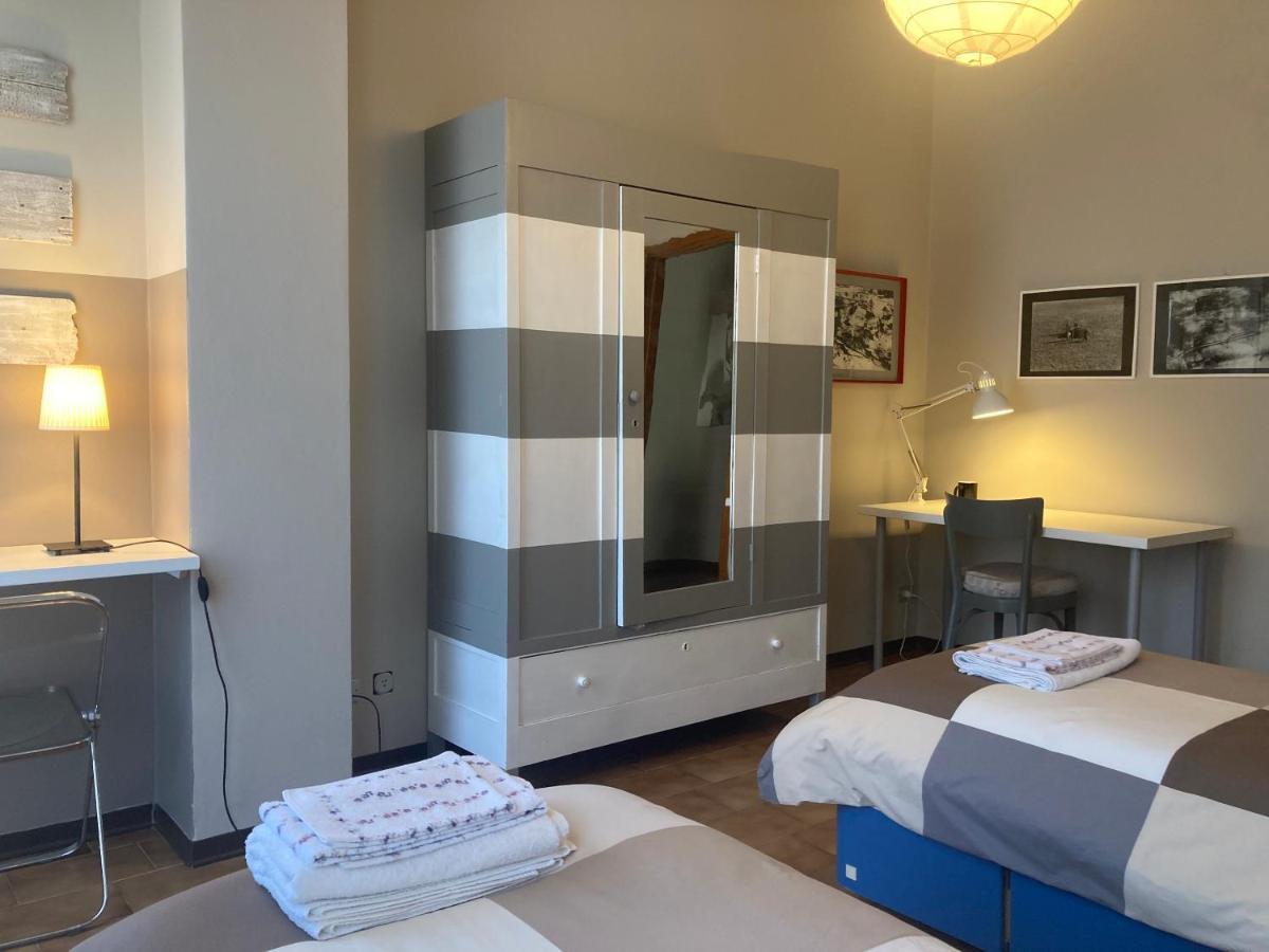 La casa di Garibaldi Apartment Borgomanero Bagian luar foto